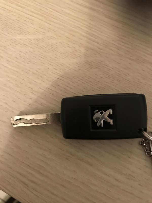 Clé Peugeot