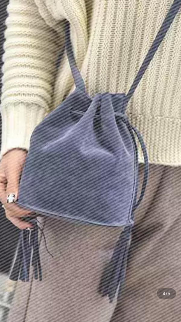 Perdu un petit sac bleu à Montpellier, il y a recharger et porte-monnaie rouge