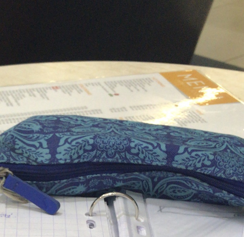 JAI perdu une trousse bleu scolaire dans le RER À