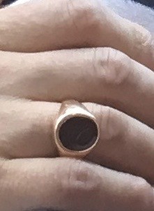 Bague/ chevalière or jaune - Pierre cornaline marron payé avec gravure