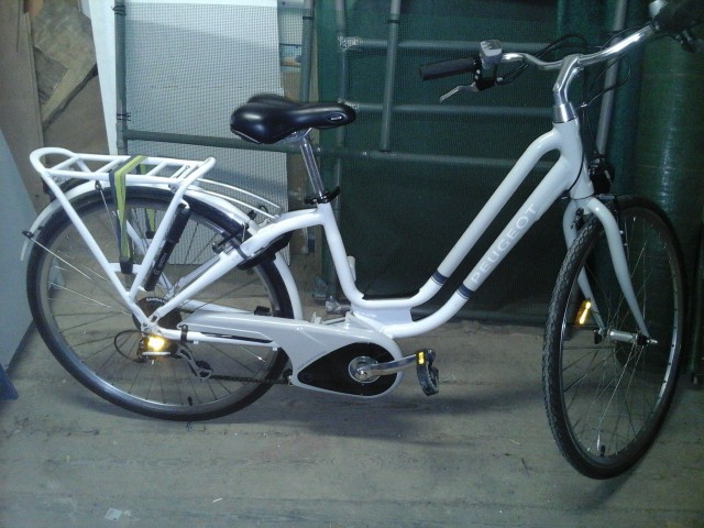 vélo électrique Ebike Peugeot ce 12 trouvé à la chapelle sur erdre centre ville