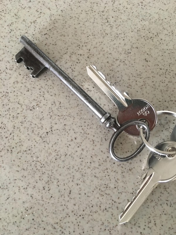 Clefs perdu devent la sécurité social a nimes le 16/05/2019