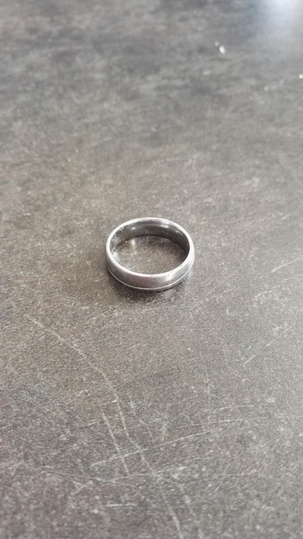 Bague alliance argent trouvé dans coteaux Jurançon