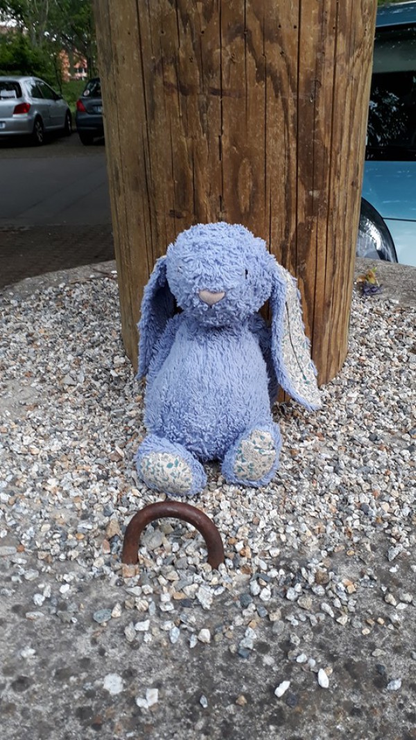 Doudou lapin bleu à Blagnac Luluberlu