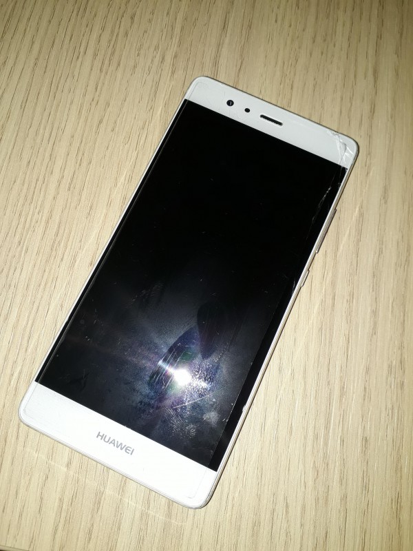 Smartphone Huawei trouvé à Cronenbourg, rue du bataillon de marché 24