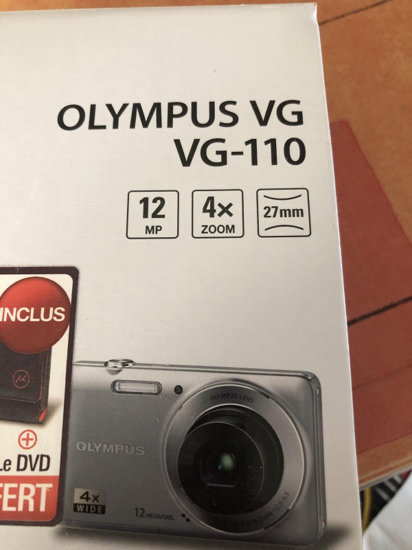 Appareil photo numérique ROUGE