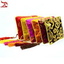 Petite trousse chinoise perdue à Toulon ( parking place d’armes ) avec objets de valeurs sentimentale et familiale