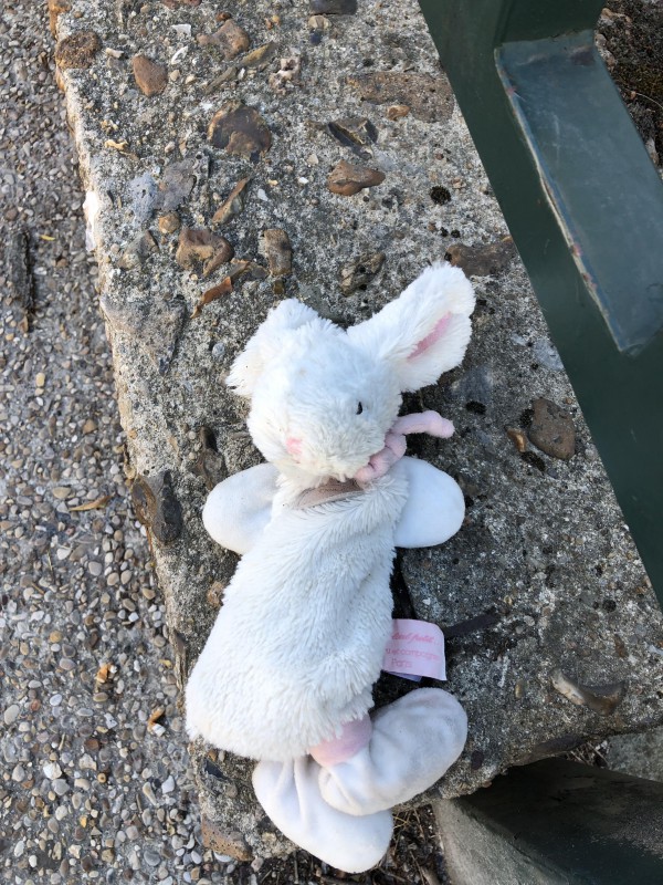 Doudou lapin blanc trouvé