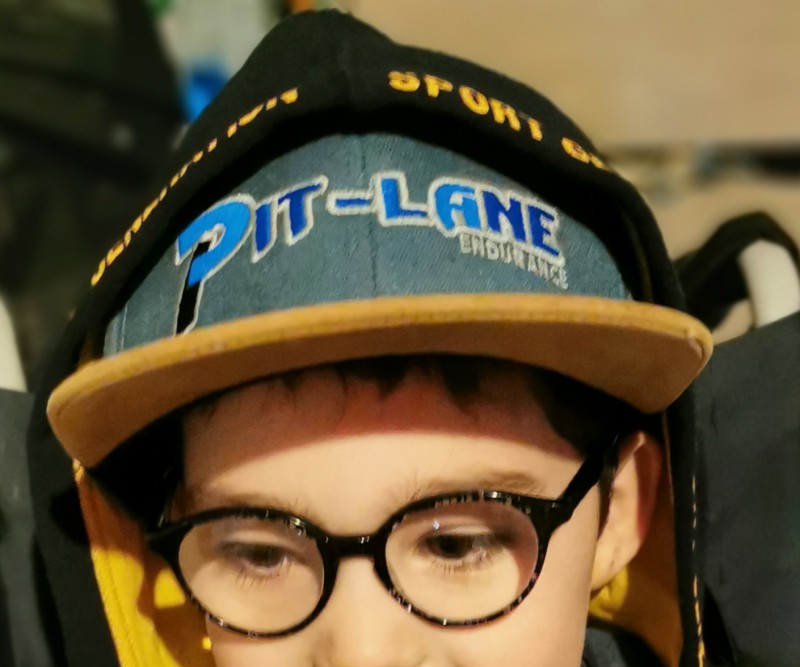Perdu casquette PIT-LANE