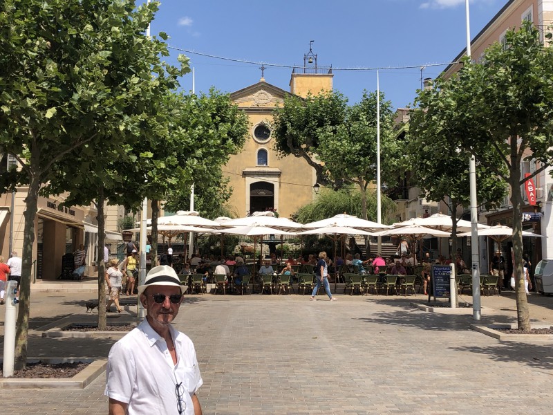 Perdu lunettes de vue reflets bleus dans le centre-ville de Bandol