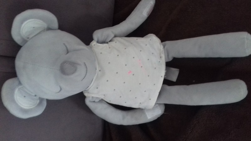 douloureux peluche souris grise