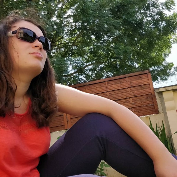 Lunettes de soleil couleur bordeau train ligne Cholet Angers