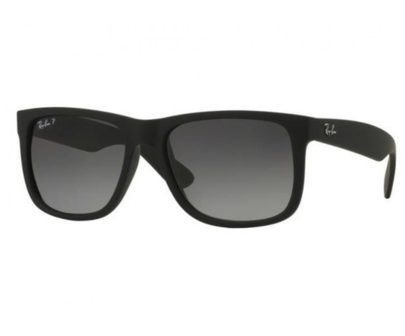 Perdu : Lunettes de soleil RayBan à Cannes, Plage près du Port.