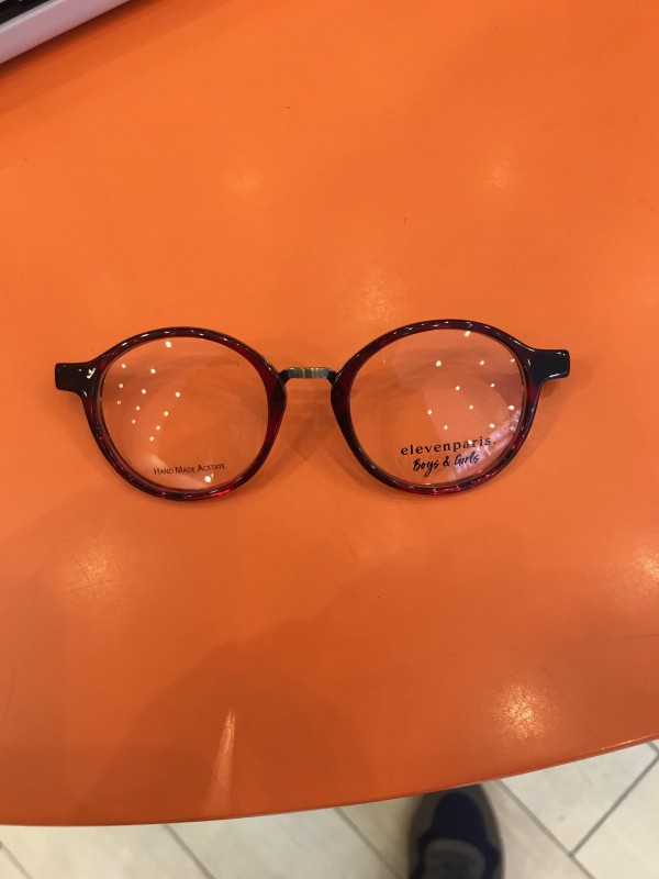 Les sables d Olonne, Perdues Lunettes de vue enfant marque Eleven Paris