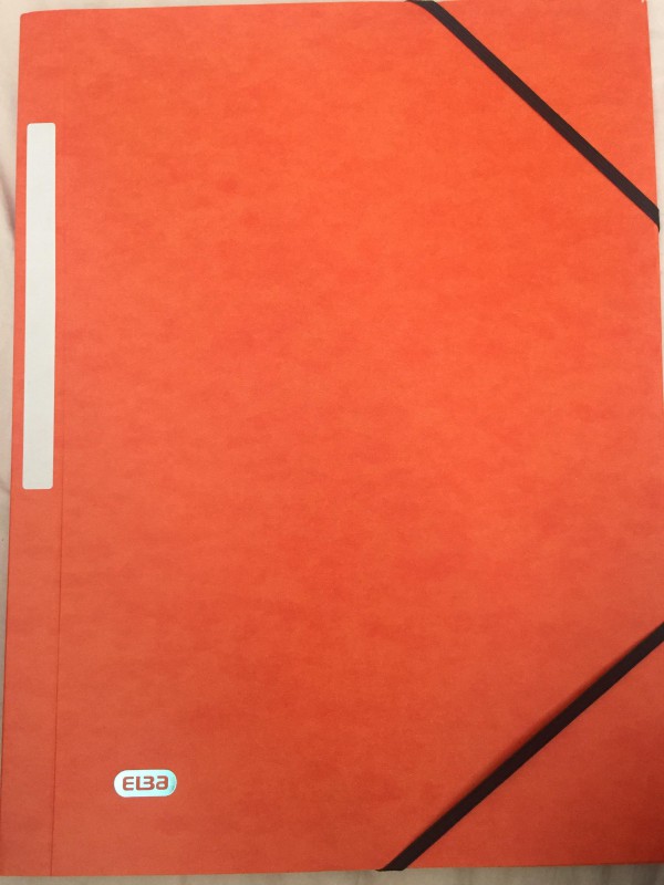Perdu pochette cartonnée orange à Gare Routière Evry