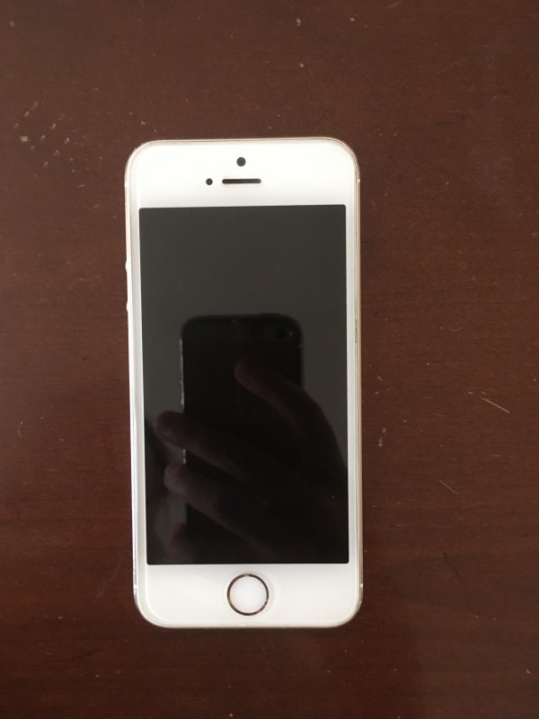 IPHONE SE trouvé à Clamart Rue Hébert