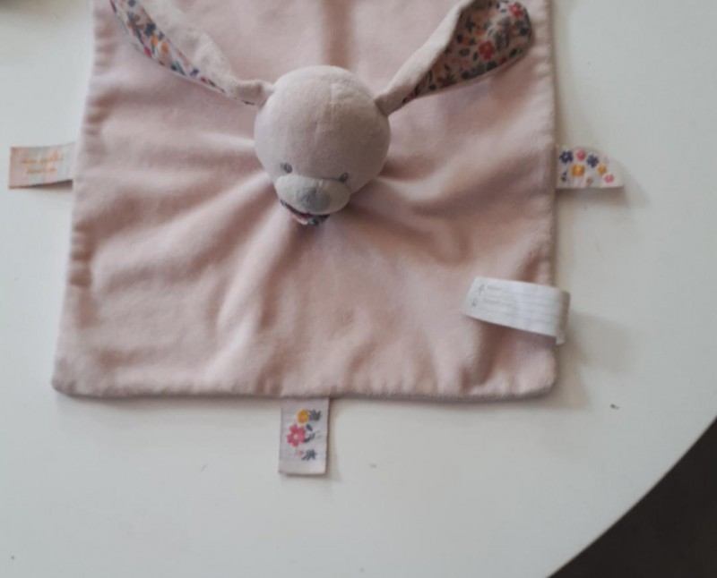 Doudou lapin boutchou