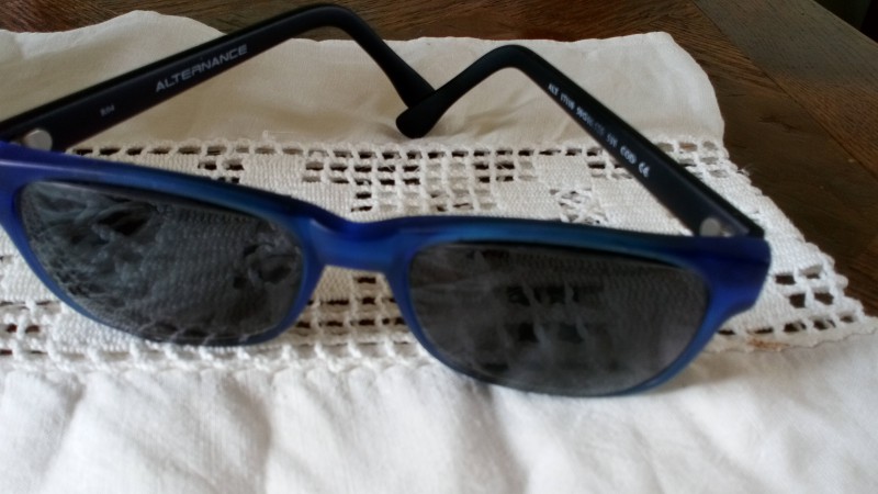 Lunettes solaires enfant adaptées à la vue, trouvé orée du bois sous le pont de l'Odet , BENODET