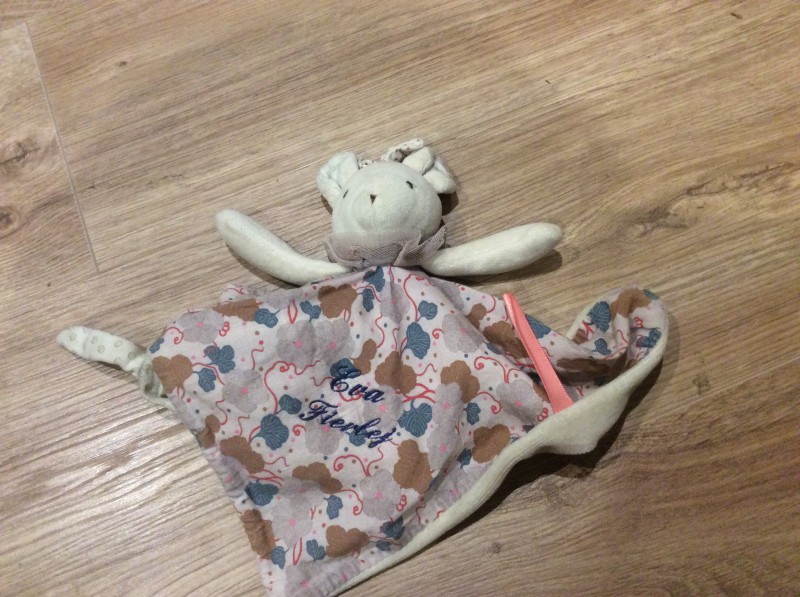 Doudou souris avec sucette brodé