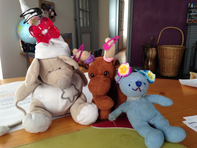 Doudou souris grise et blanche