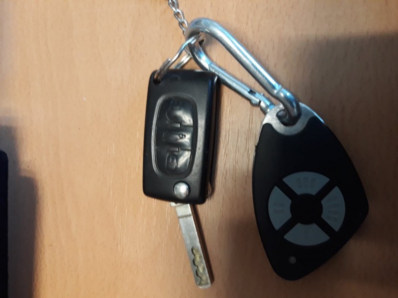 TROUSSEAU DE CLES VOITURE