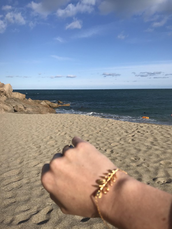 Bracelet or plaque avec un feuille