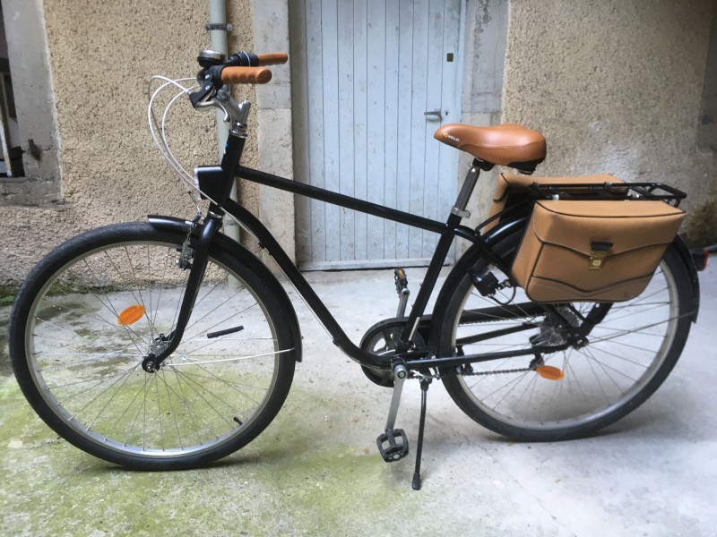 Vélo de ville Btwin volé à Pau