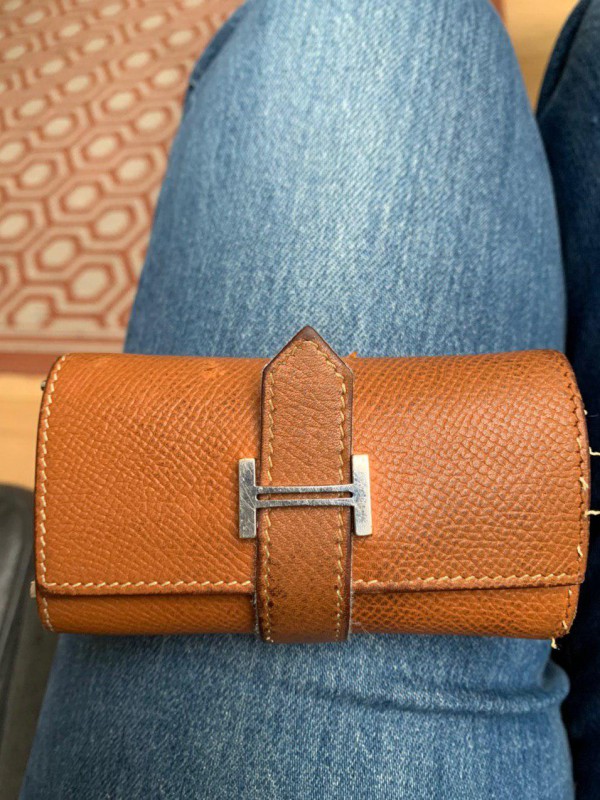 Trousseau de clefs dans pochette de cuir Hermes trouvé Paris 75014, Bvd St Jacques