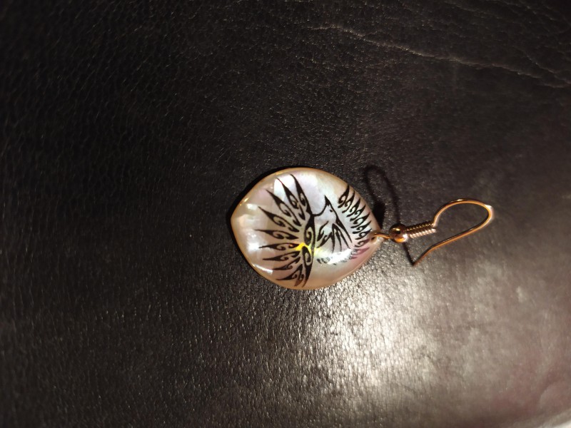 Boucle oreille nacre blanche oiseau Thonon