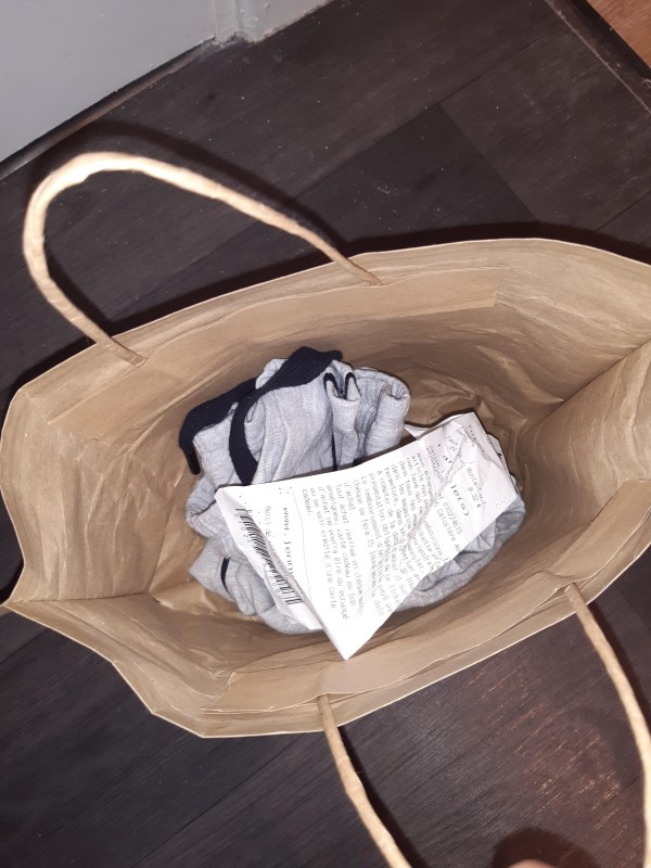 SAC JENNYFER AVEC UN JOGGING GRIS, Arret Fortier a Troyes