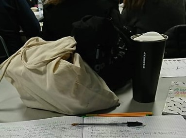 Perdu sac à main ( passeport+ Porte feuille )