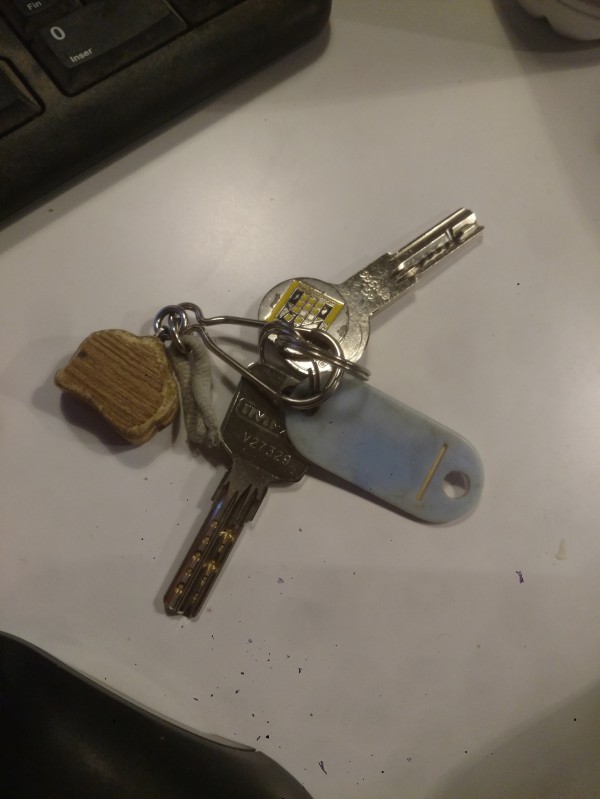trousseau de clefs (deux clefs)
