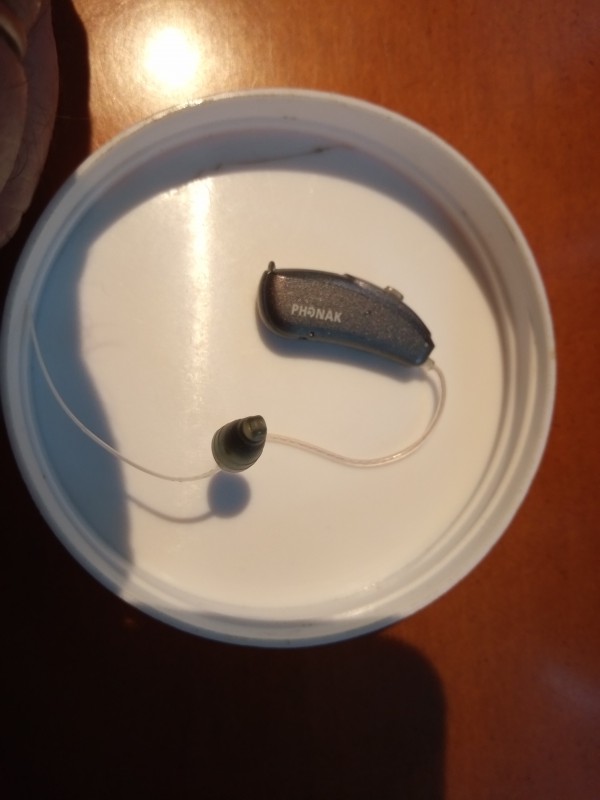 appareil auditif contour oreille droite phonak