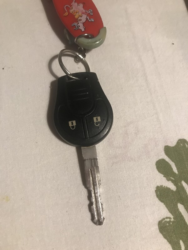 Clé Nissan + Porte clé père laval