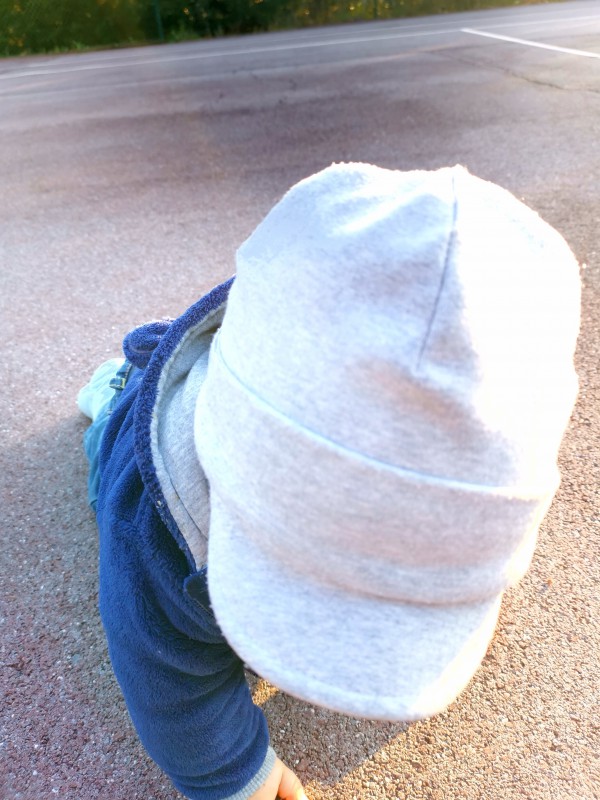 Perdu Casquette bébé grise souple Cagnes-sur-Mer
