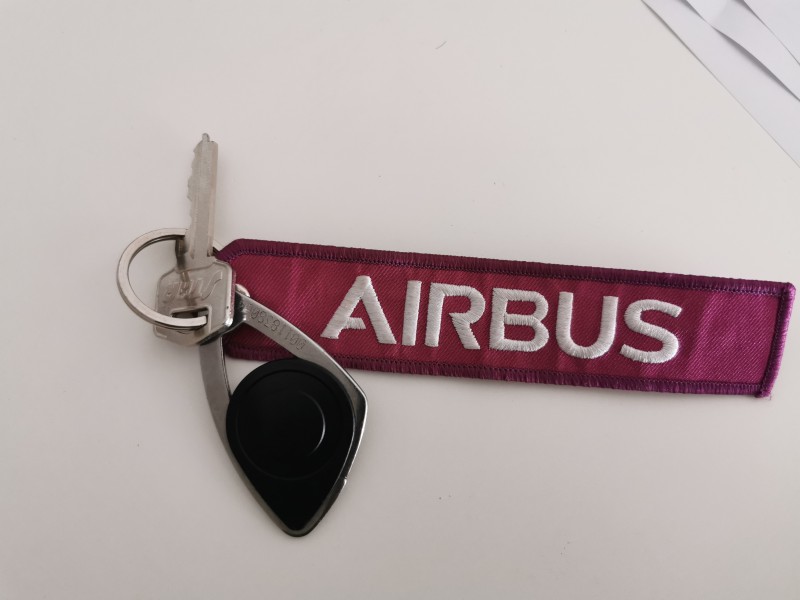 Clé avec porte clé airbus