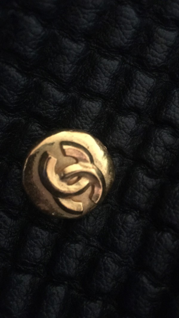 Perdu boucle d’oreille chanel à Toulouse au Capitole ou à Esquirol