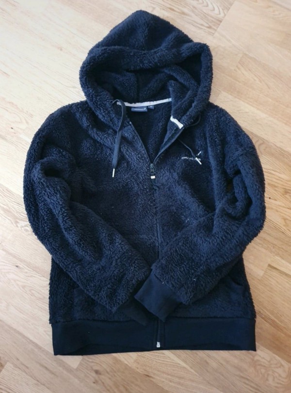 veste noire moumoute