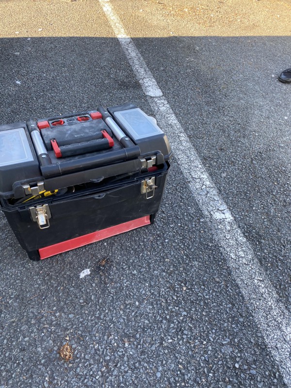 TROUVÉ CAISSE À OUTILS CENON