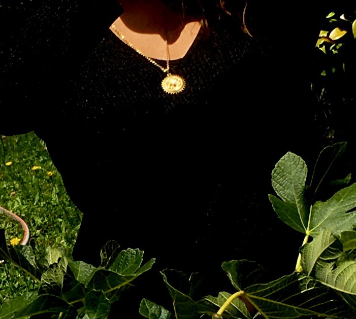 Perdu médaillon doré