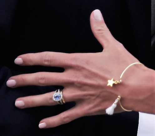 Bague de fiançailles type Marguerite or blanc Saphir