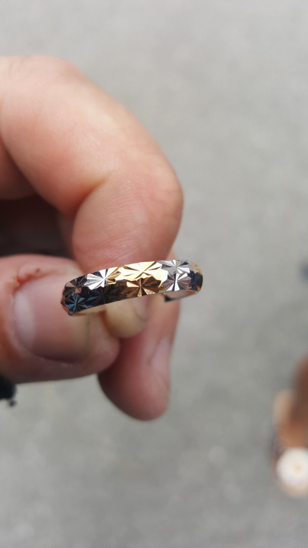 boucle d oreille perdu a samoens le mercredi 15 juillet