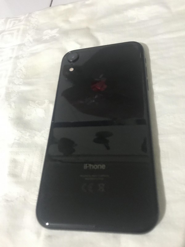 IPhone XR noir 128 gb