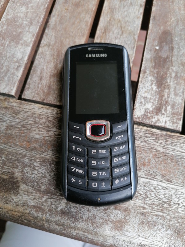 Mobile Samsung solid b2710 trouvé plage de Lapiste, Capbreton