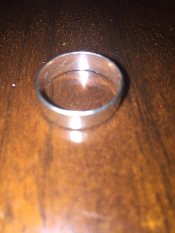 Bague homme trouvé à Paris probablement en 2010 avec inion