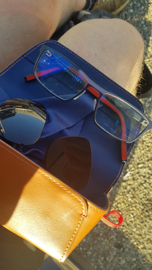 Lunettes, avec Étui et des verres solaires