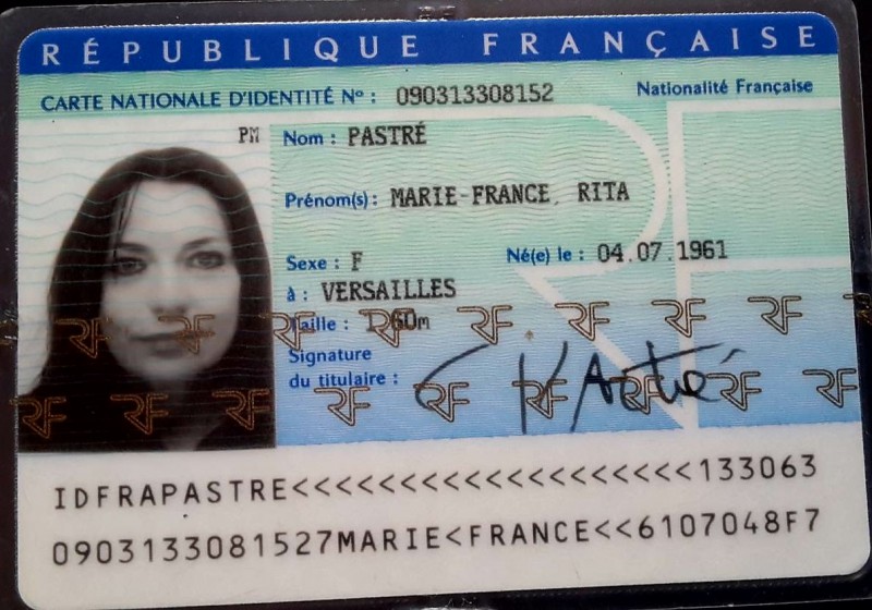 Sac en toile bleu avec papiers
