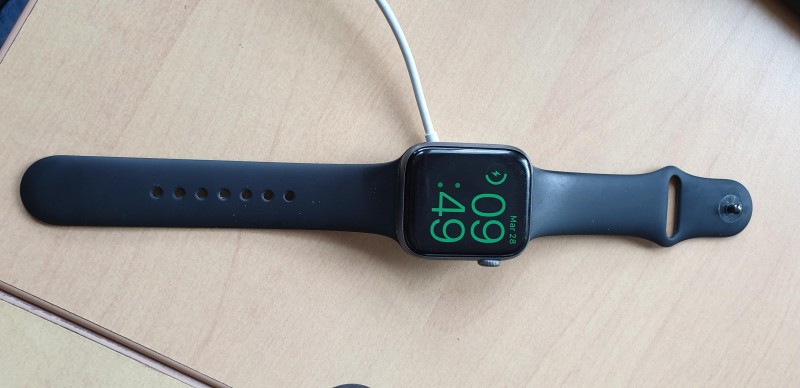 APPLE WATCH SERIE 4 NOIRE