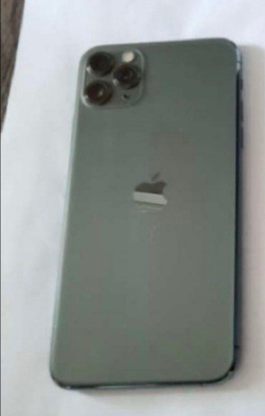 perdue iphone 11pro vert nuit , la Rochelle, à coter de la plage la concurrence