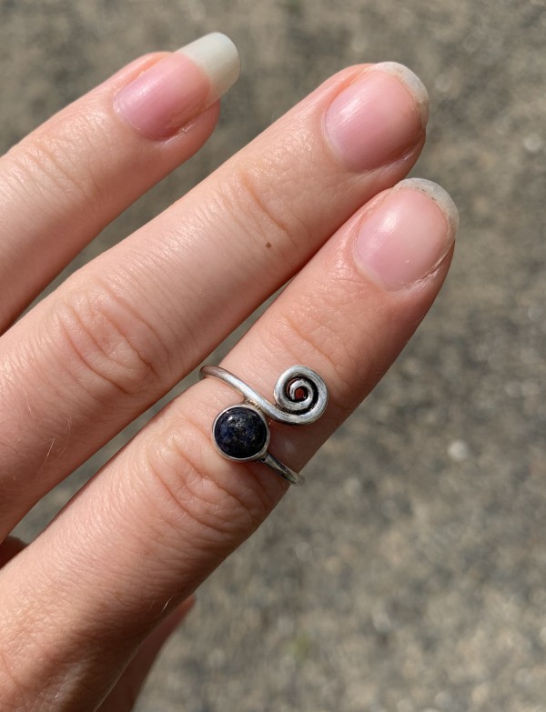Bague (argent?) spirale et pierre
